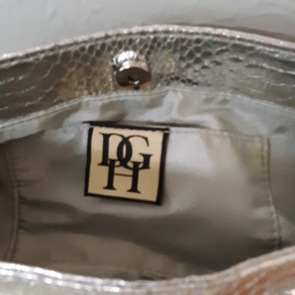 SNAKESKIN EMBOSSED CLUTCH BAG EUC - Picture 4 of 6